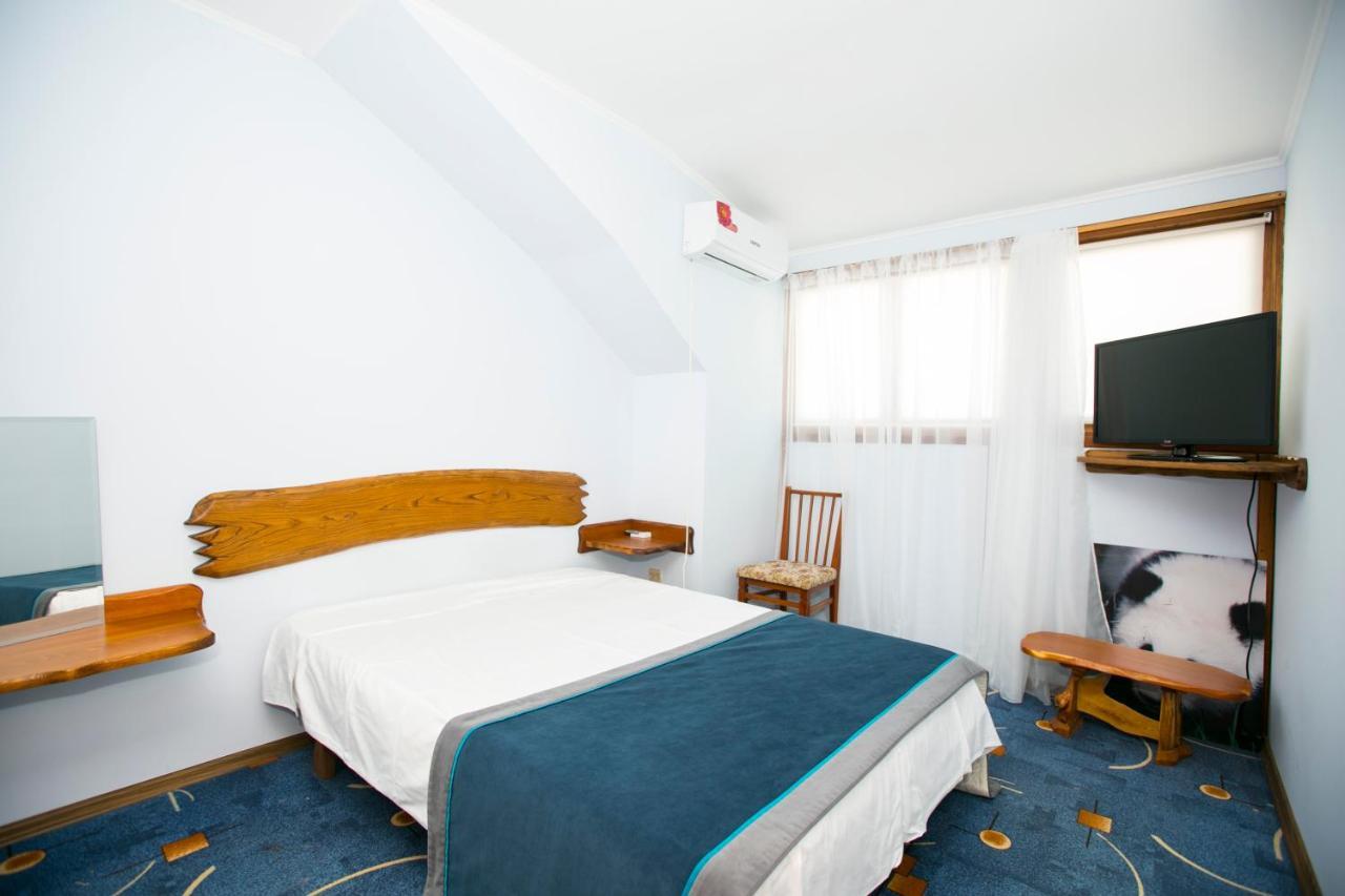 Guest House Lavr Gagra Exterior foto
