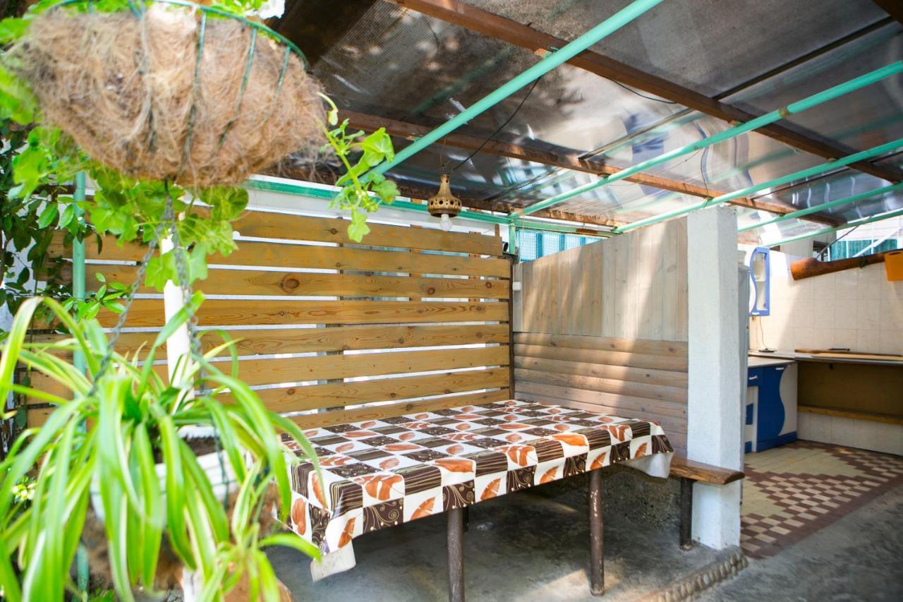 Guest House Lavr Gagra Exterior foto