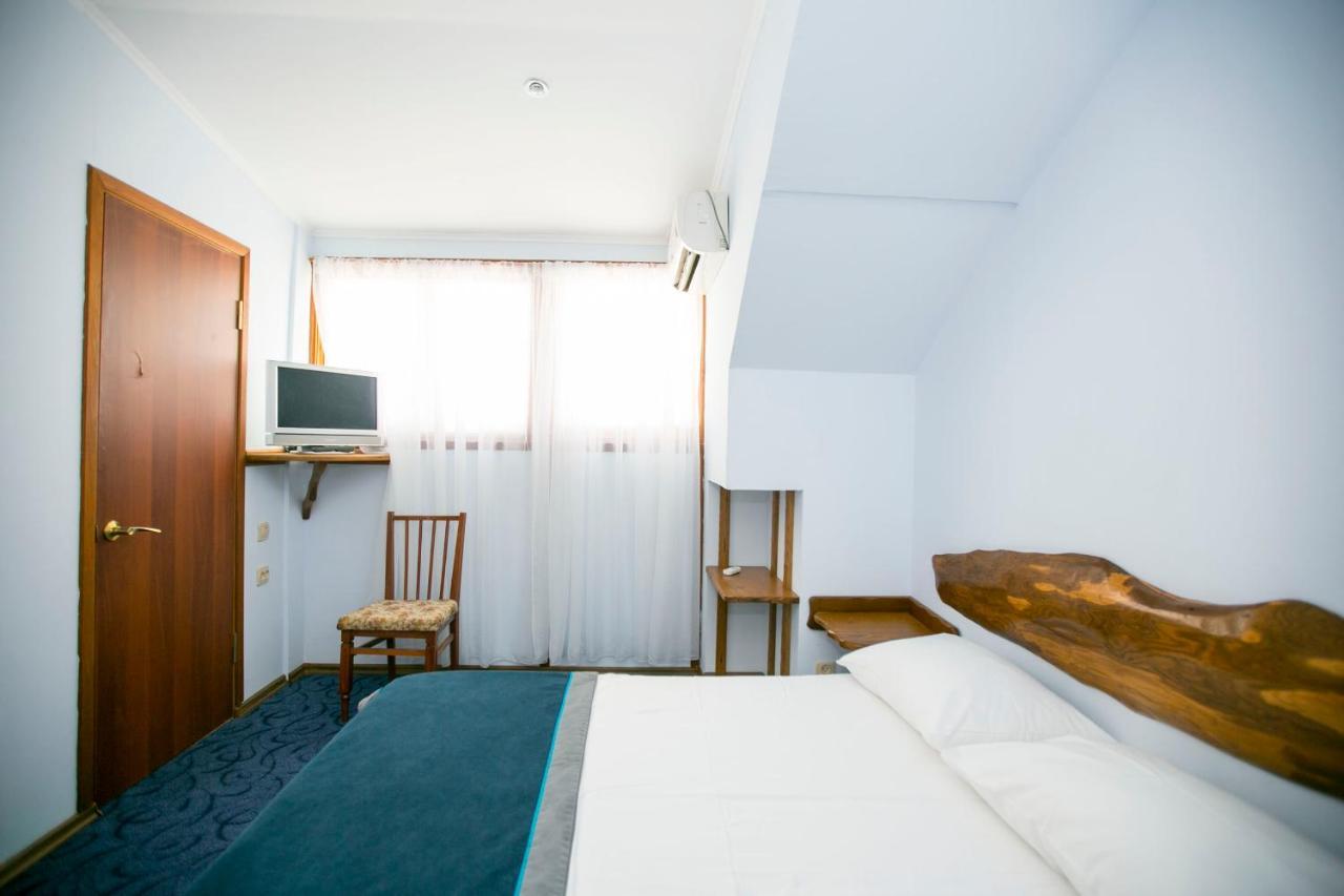 Guest House Lavr Gagra Exterior foto
